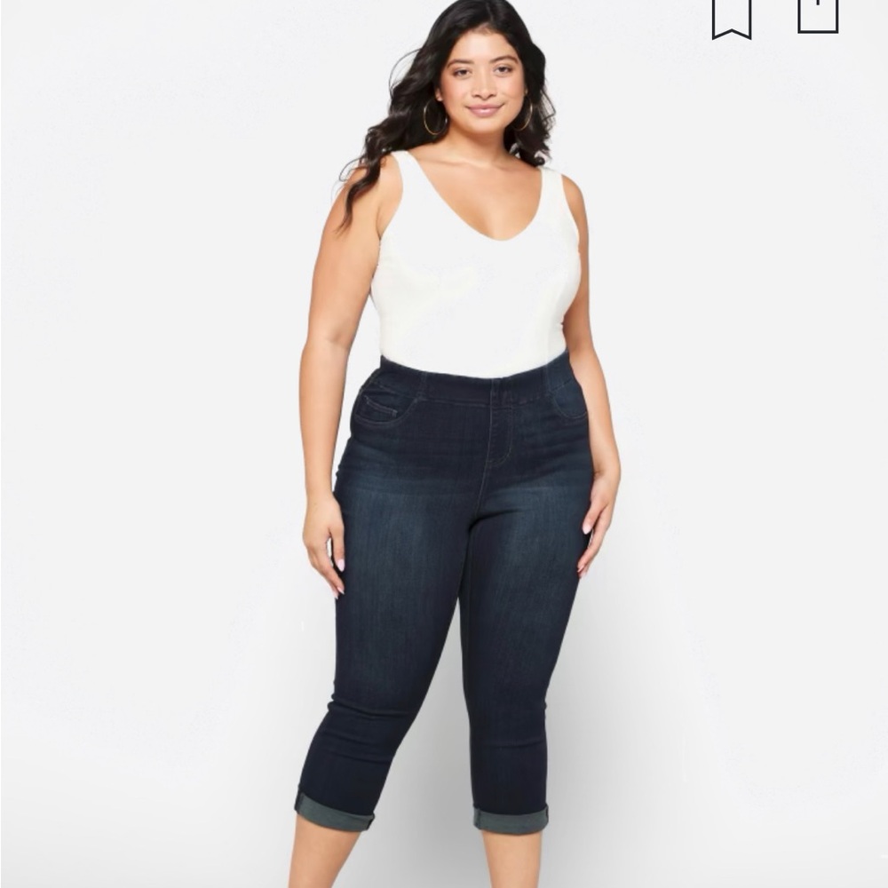Women’s Cropped Rolled Cuff Jean Size 16W